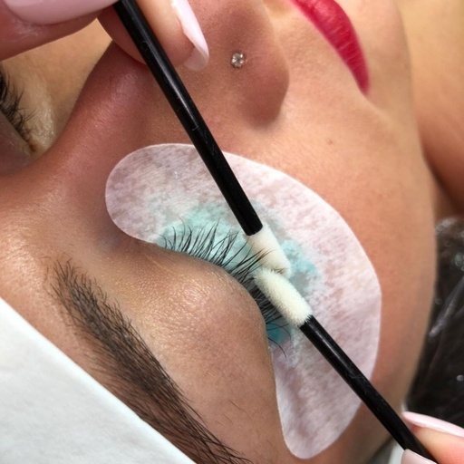 Dépose + Nouvelle pose (cils)